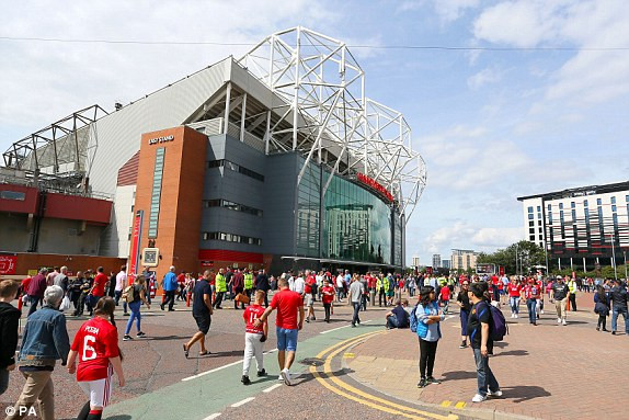 Thắng West Ham '4 sao', M.U lên ngôi đầu bảng ảnh 3