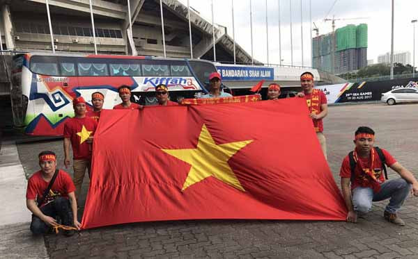 Công Phượng lập cú đúp, U22 Việt Nam đánh bại Campuchia ảnh 1