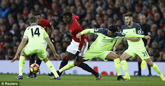 Ibra giải cứu M.U ở derby nước Anh ảnh 9