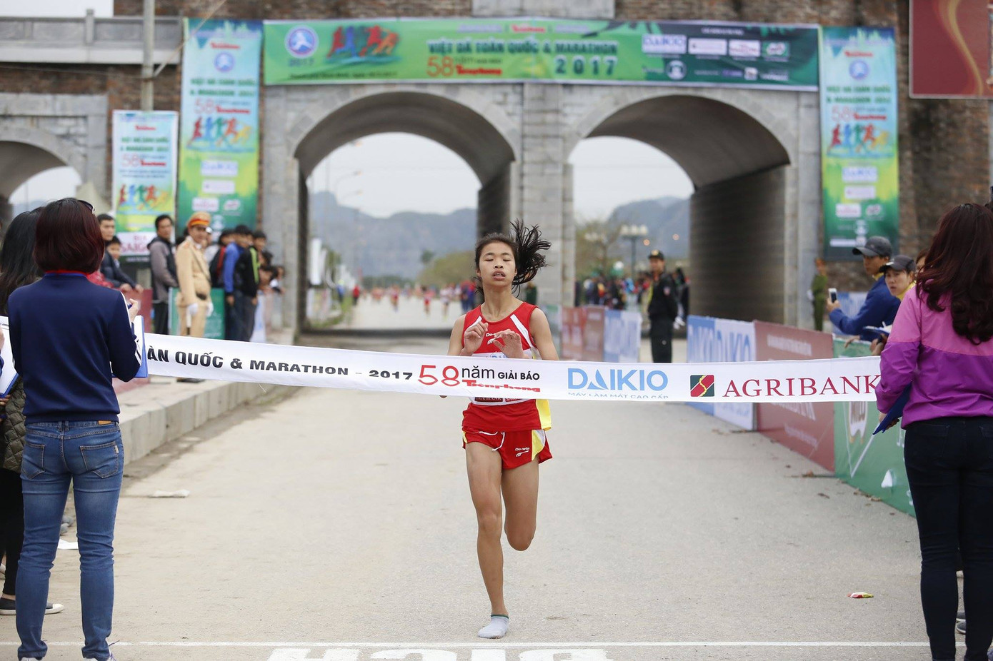 Việt dã Tiền Phong 2017: Quyết liệt và nhiều bất ngờ ảnh 39