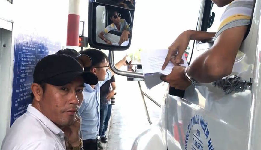 Một tài xế bị chém trọng thương liên quan đến BOT Cai Lậy ảnh 2