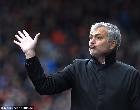 M.U 1-2 Man City: Bắt 'quỷ' tại hang ảnh 19