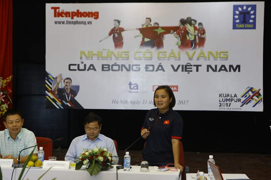 Giao lưu trực tuyến với những 'cô gái vàng' bóng đá Việt ảnh 3