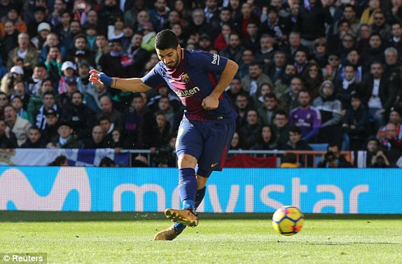 Messi tỏa sáng, Barca thắng đậm Real ở Siêu kinh điển ảnh 15