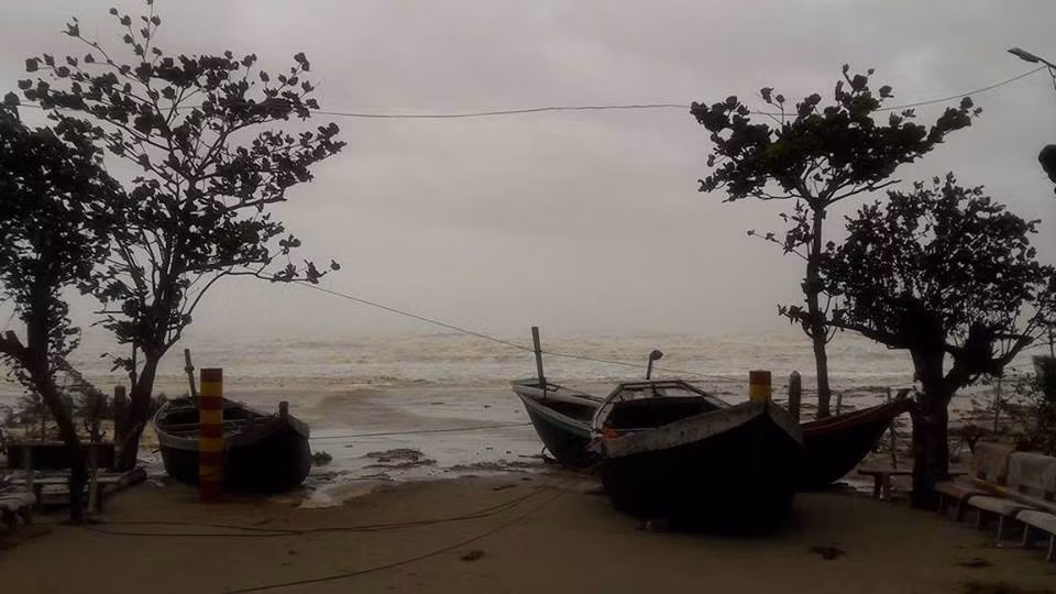 Nhói lòng cảnh ven biển Hà Tĩnh tan hoang sau bão ảnh 7