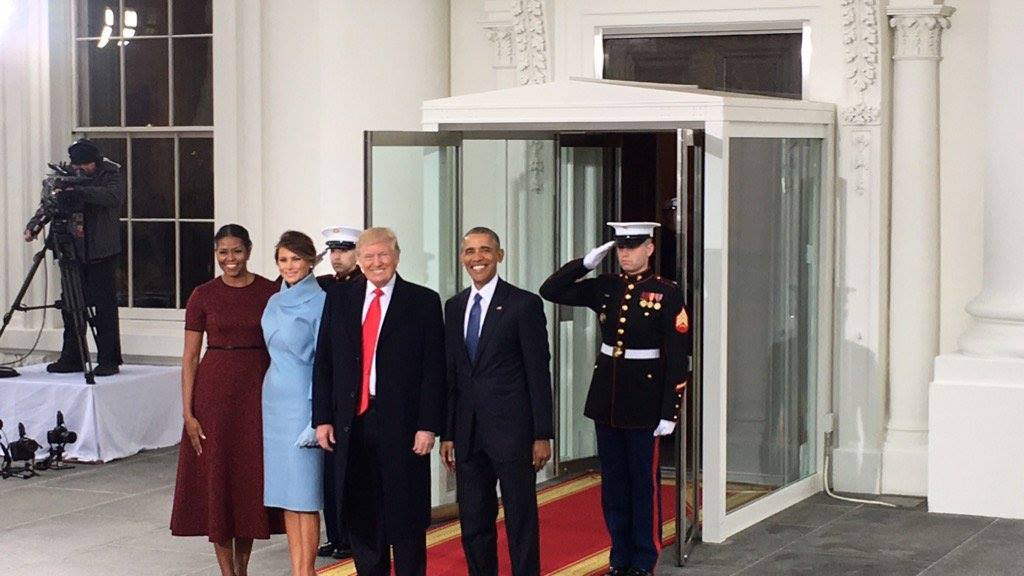 Ông Trump chính thức trở thành tổng thống thứ 45 của Mỹ ảnh 17