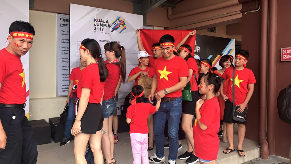 Văn Hậu tỏa sáng, U22 Việt Nam thắng '4 sao' trận đầu SEA Games ảnh 2