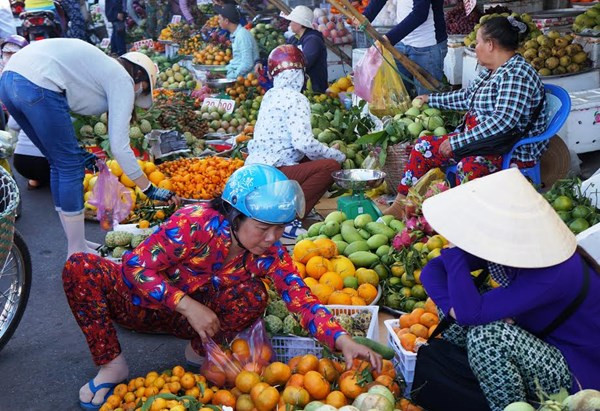 Người dân cả nước đón giao thừa Tết Đinh Dậu ảnh 66