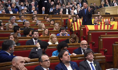 Nguy cơ xung đột ở Tây Ban Nha sau Catalonia tuyên bố độc lập ảnh 4
