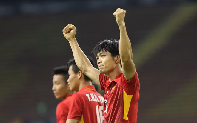 U22 Việt Nam thắng 4 sao, bầu Đức mãn nguyện ảnh 1