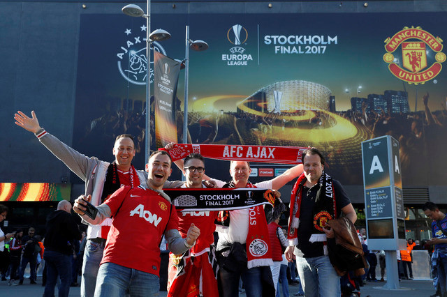 'Bom tấn' tỏa sáng, M.U vô địch Europa League ảnh 2