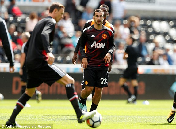 Thắng Swansea '4 sao', M.U vững ngôi đầu ảnh 3