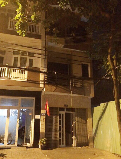 Kinh hãi nhà 3 tầng ở Sài Gòn sập đổ trong đêm ảnh 2