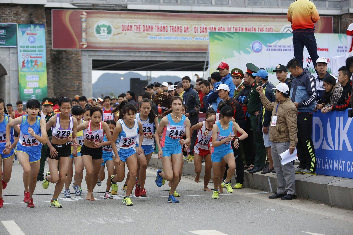 Việt dã Tiền Phong 2017: Quyết liệt và nhiều bất ngờ ảnh 28