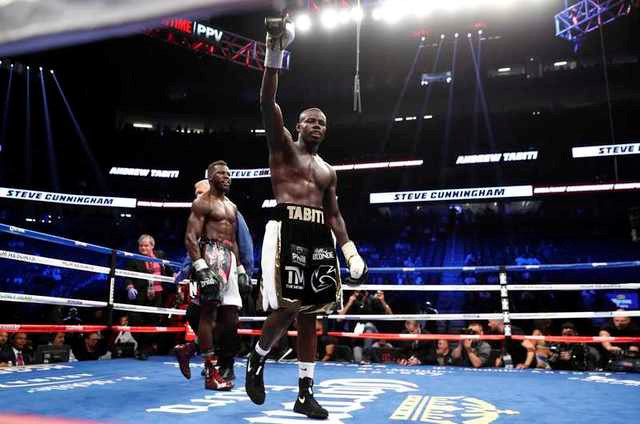 Mayweather knock-out 'Gã hề' McGregor ở trận chiến thế kỷ ảnh 7