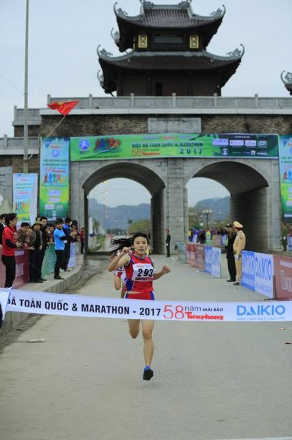 Việt dã Tiền Phong 2017: Quyết liệt và nhiều bất ngờ ảnh 41