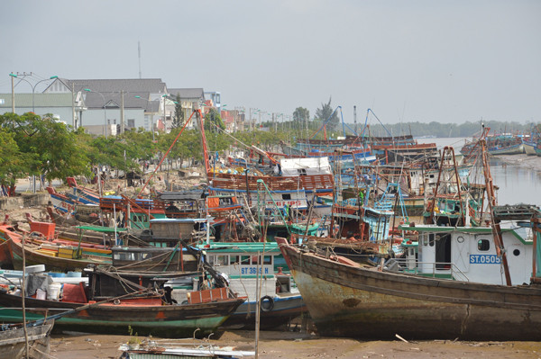 Sơ tán dân, cho học sinh nghỉ học trước khi bão số 16 đổ bộ ảnh 1