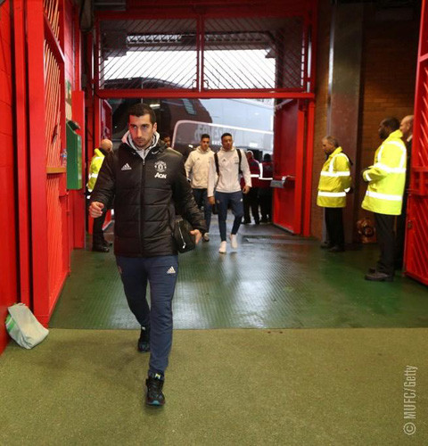 Ibra giải cứu M.U ở derby nước Anh ảnh 3