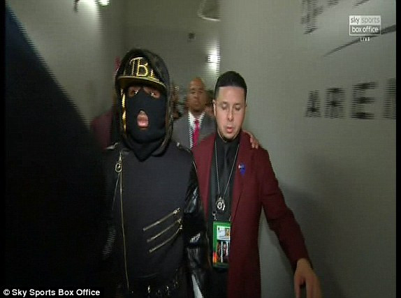 Mayweather knock-out 'Gã hề' McGregor ở trận chiến thế kỷ ảnh 14