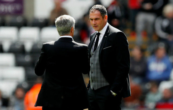 Thắng Swansea '4 sao', M.U vững ngôi đầu ảnh 4