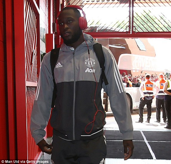 Thắng West Ham '4 sao', M.U lên ngôi đầu bảng ảnh 1