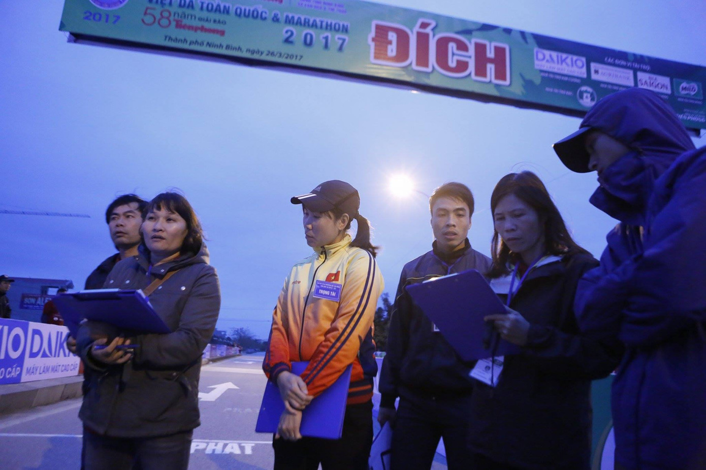 Việt dã Tiền Phong 2017: Quyết liệt và nhiều bất ngờ ảnh 12