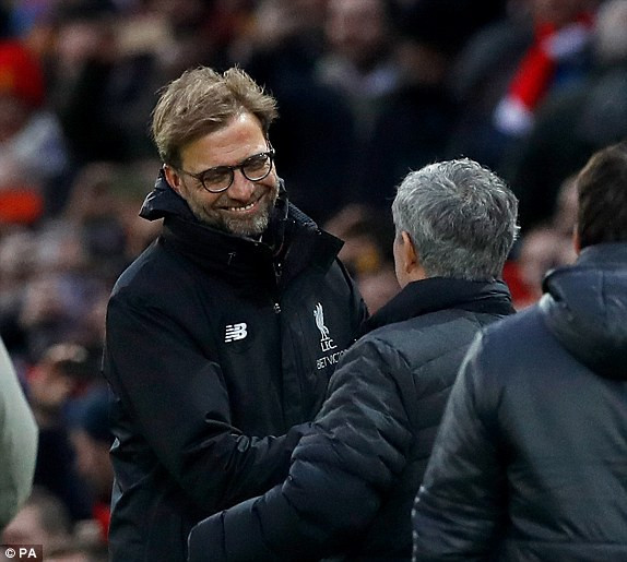 Ibra giải cứu M.U ở derby nước Anh ảnh 7