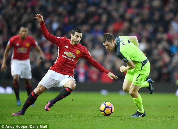 Ibra giải cứu M.U ở derby nước Anh ảnh 8