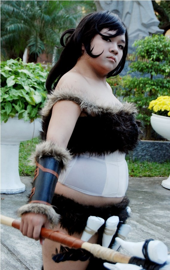 Một cô gái hóa trang thành thổ dân rất ấn tượng