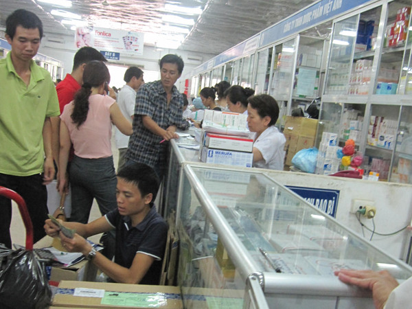 Nếu không kiên quyết xử lý thì Hà Nội khó có được những trung tâm bán buôn thuốc khang trang, hiện đại. Ảnh: Mỹ Anh