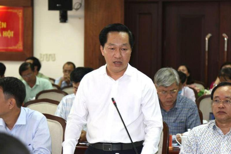 Ông Hoàng Tùng, Chủ tịch UBND TP Thủ Đức báo cáo với Đoàn Đại biểu Quốc hội