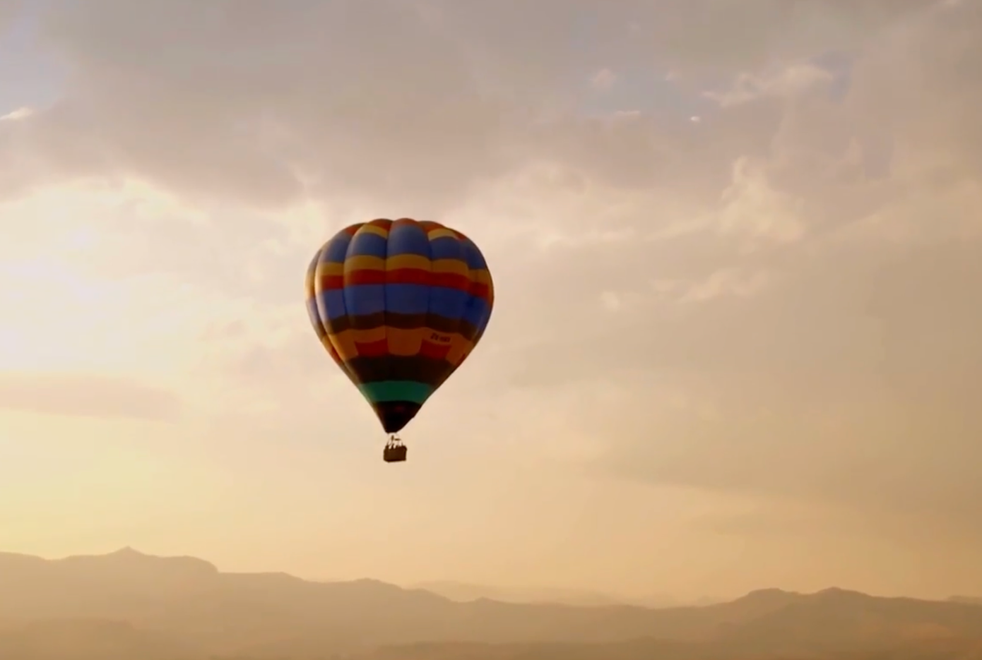 Hình ảnh khinh khí cầu tung bay tại Ninh Bình. Ảnh: Dương AK. Hình ảnh khinh khí cầu tung bay tại Ninh Bình. Ảnh: Dương AK.