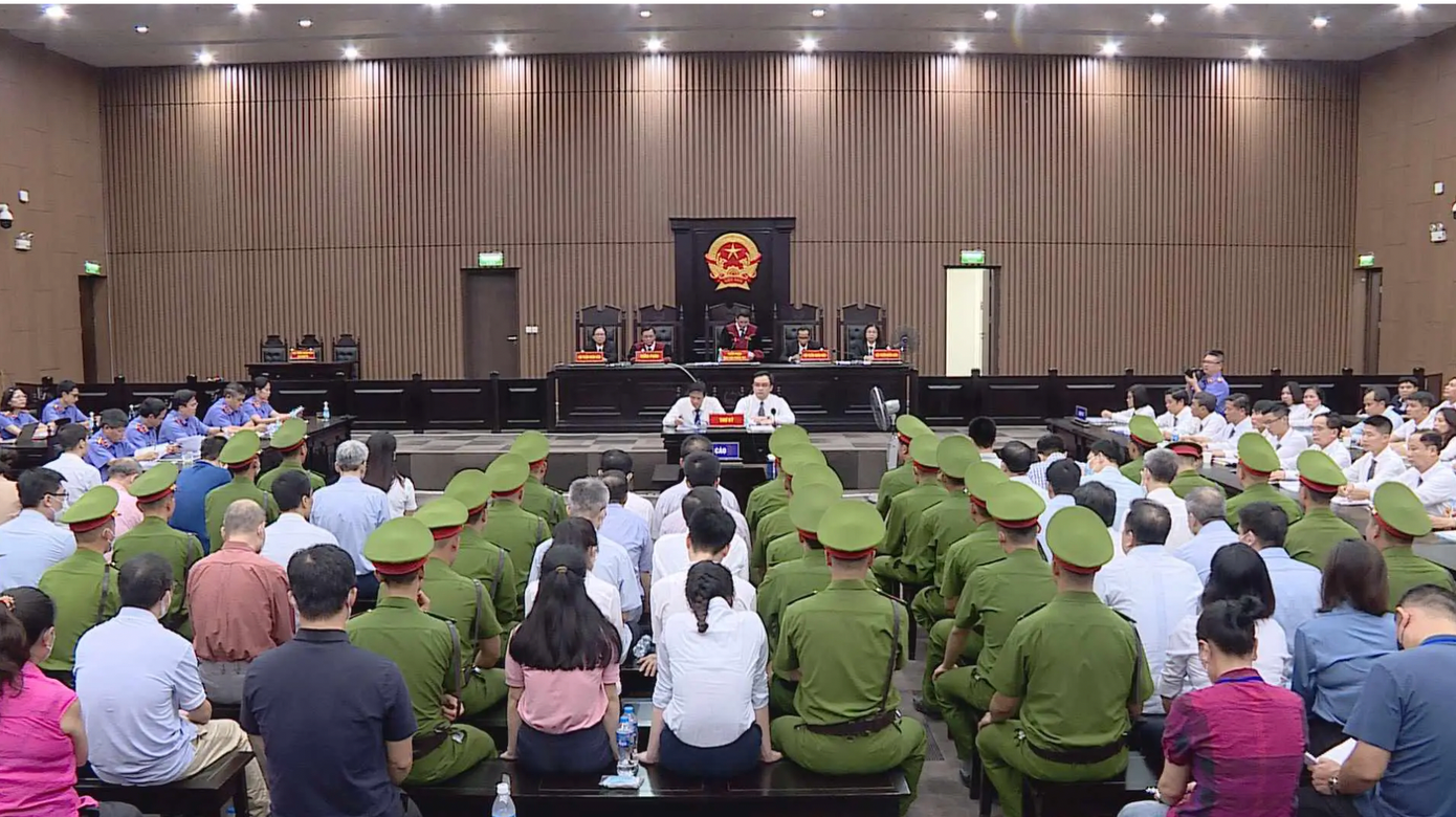 Cảnh phiên toà xét xử các bị cáo trong vụ án "Chuyến bay giải cứu" giai đoạn 1. Ảnh: X.A. Cảnh phiên toà xét xử các bị cáo trong vụ án "Chuyến bay giải cứu" giai đoạn 1. Ảnh: X.A.