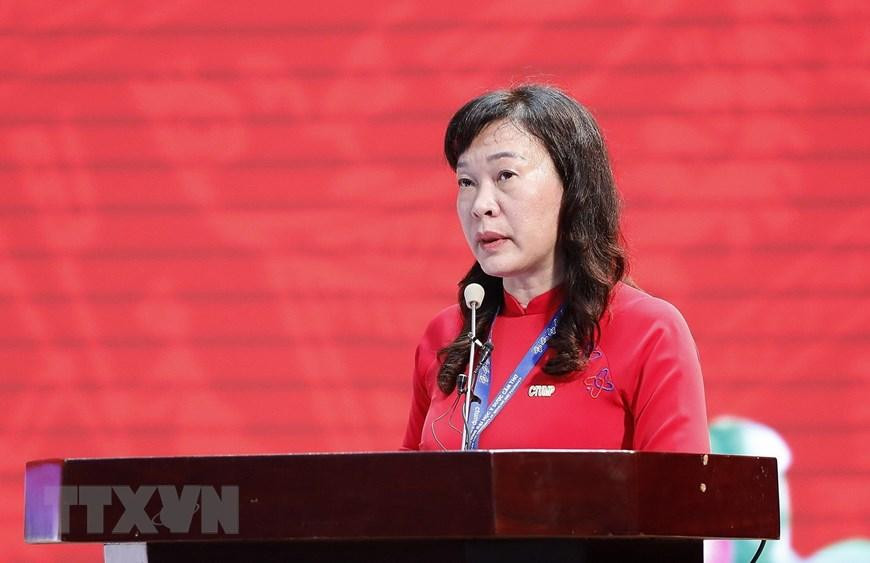 Cử tri Nguyễn Minh Phương, Trường Đại học Y Dược Cần Thơ phát biểu. (Ảnh: Dương Giang/TTXVN)