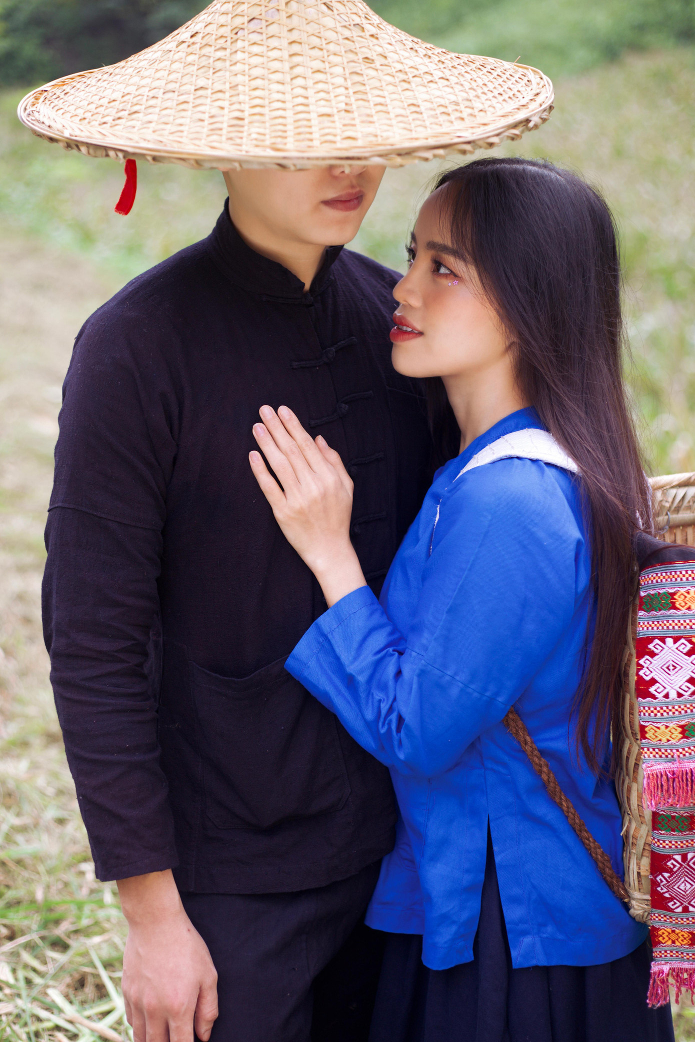 &quot;Có em luôn chờ anh&quot; là món quà ba người em dành tặng nữ ca sĩ.