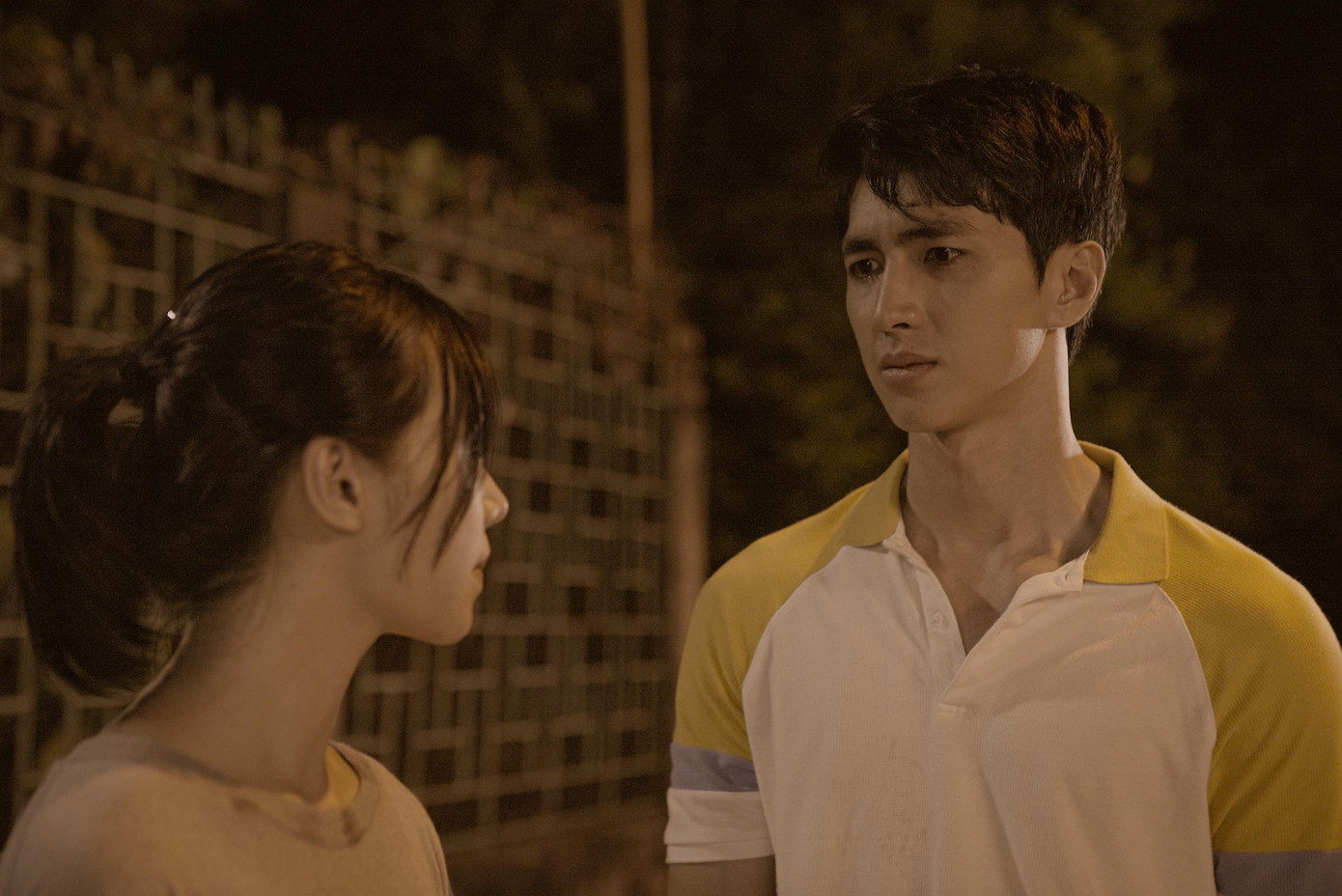 Bình An và Quỳnh Kool có nhiều ảnh thân mật trong "Ga-ra hạnh phúc". Bình An và Quỳnh Kool có nhiều ảnh thân mật trong "Ga-ra hạnh phúc".