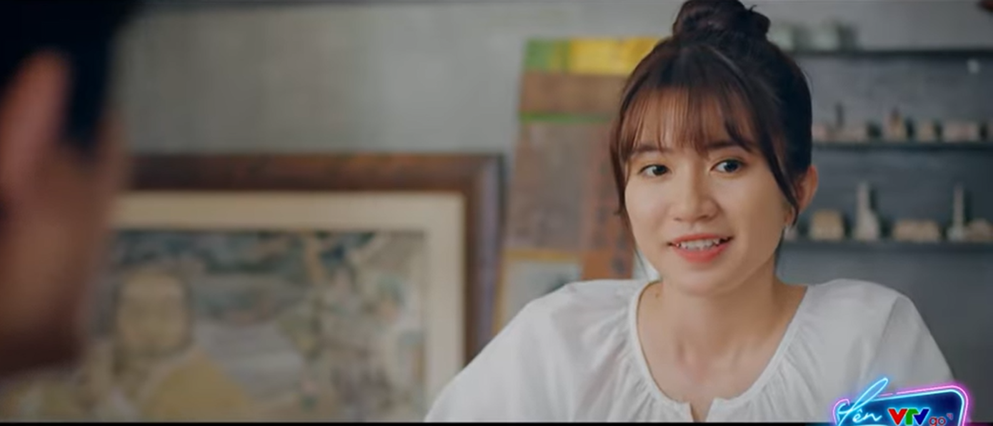 Vân Vân hồi hộp nói về phác thảo của tác phẩm đầu tay. Vân Vân hồi hộp nói về phác thảo của tác phẩm đầu tay.