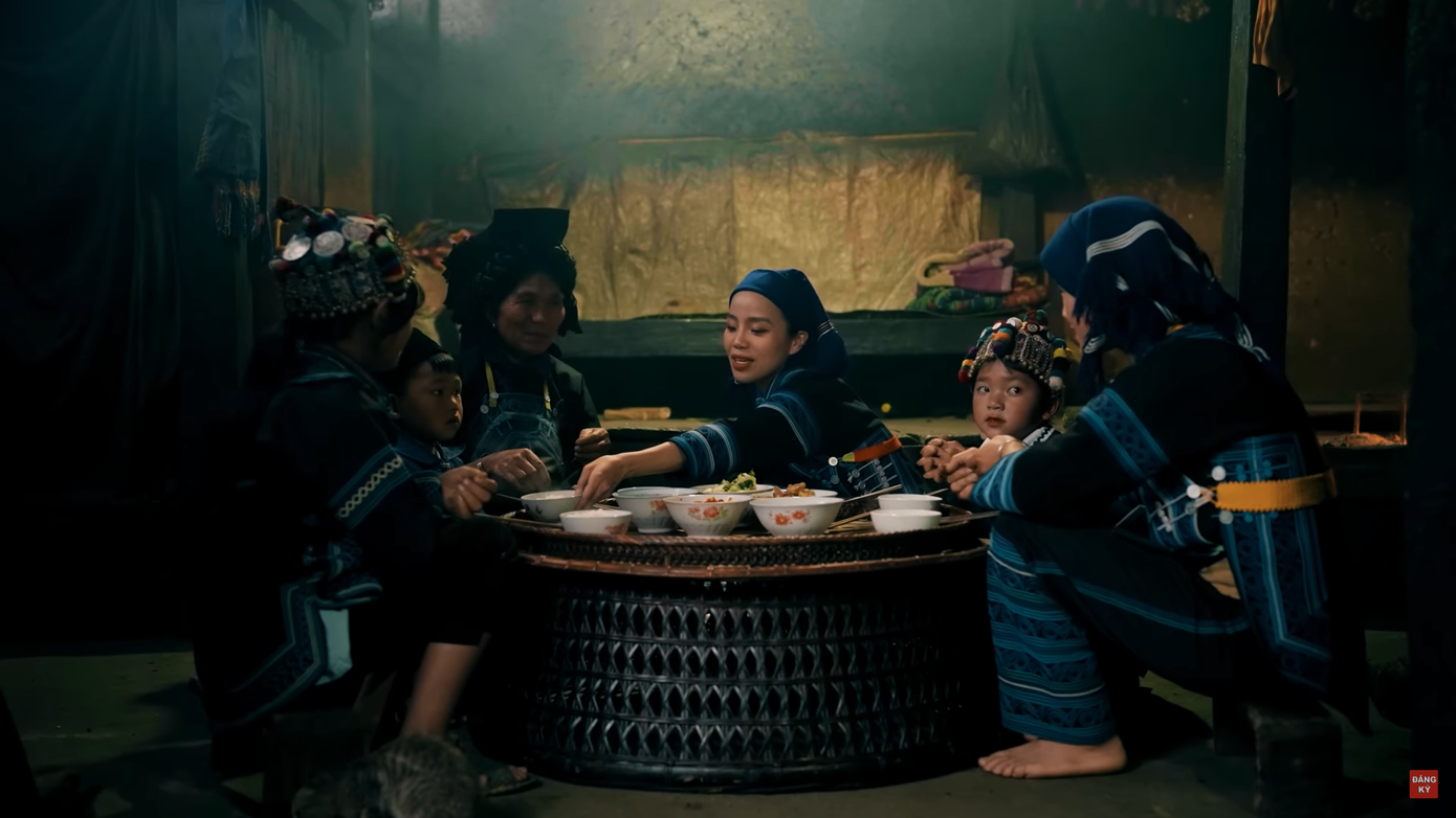 Quán quân dòng nhạc dân gian cuộc thi Sao Mai 2017 muốn giới thiệu văn hóa, con người vùng đất Tây Bắc đến với đông đảo du khách.