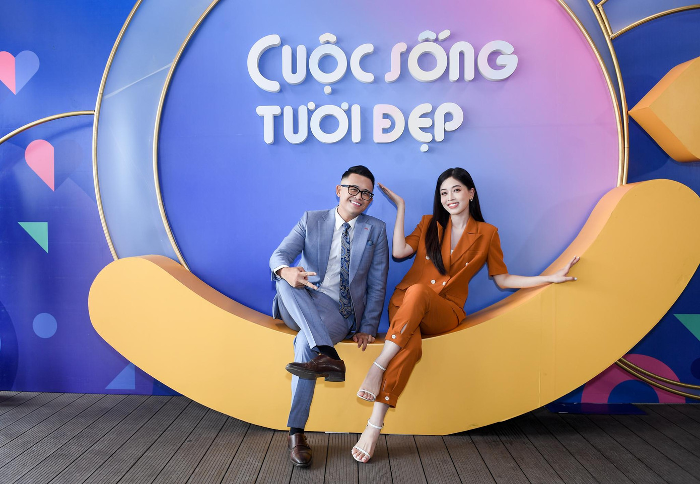 Cặp MC Đức Bảo-Phương Nga trẻ trung nhất "Cuộc sống tươi đẹp". Cặp MC Đức Bảo-Phương Nga trẻ trung nhất "Cuộc sống tươi đẹp".