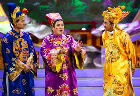 Bộ ba nghệ sĩ có thể "dắt tay nhau" nhận danh hiệu Nghệ sĩ nhân dân đợt này. Bộ ba nghệ sĩ có thể "dắt tay nhau" nhận danh hiệu Nghệ sĩ nhân dân đợt này.