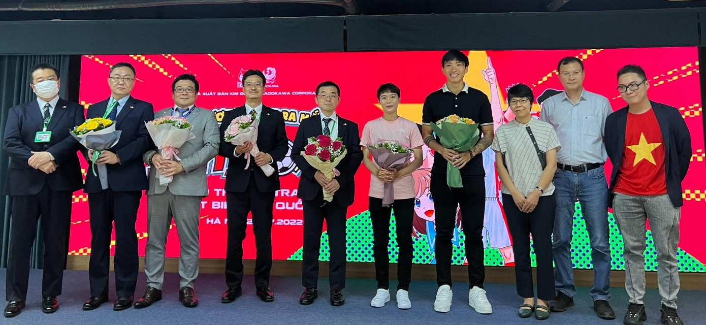 Ê-kíp sáng tạo và khách mời tại lễ ra mắt.