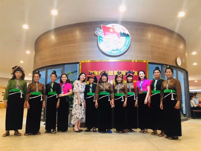 Người dân Điện Biên được miễn phí vé tham quan 7 ngày/năm vào dịp lễ tết. Người dân Điện Biên được miễn phí vé tham quan 7 ngày/năm vào dịp lễ tết.