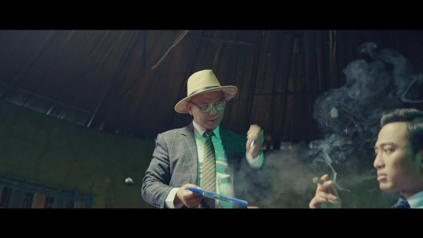 Doãn Quốc Đam và nghệ sĩ Anh Tuấn trong thương vụ nâng giá kit test. Doãn Quốc Đam và nghệ sĩ Anh Tuấn trong thương vụ nâng giá kit test.