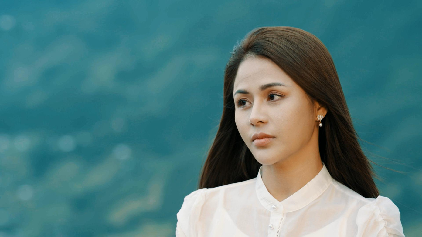 Lương Thu Trang vào vai quản lý chất lượng của một hãng dược. Lương Thu Trang vào vai quản lý chất lượng của một hãng dược.