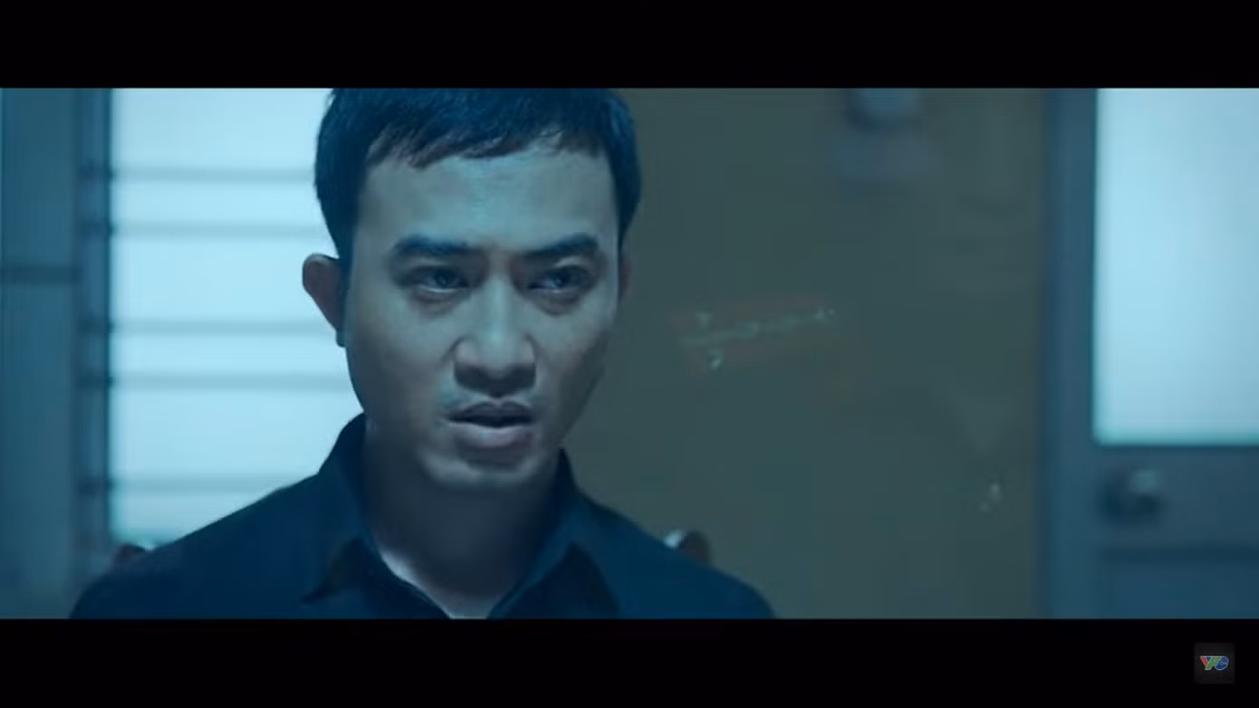 Tuấn (Doãn Quốc Đam) vẫn quanh co vụ chuyển tiền hoa hồng.