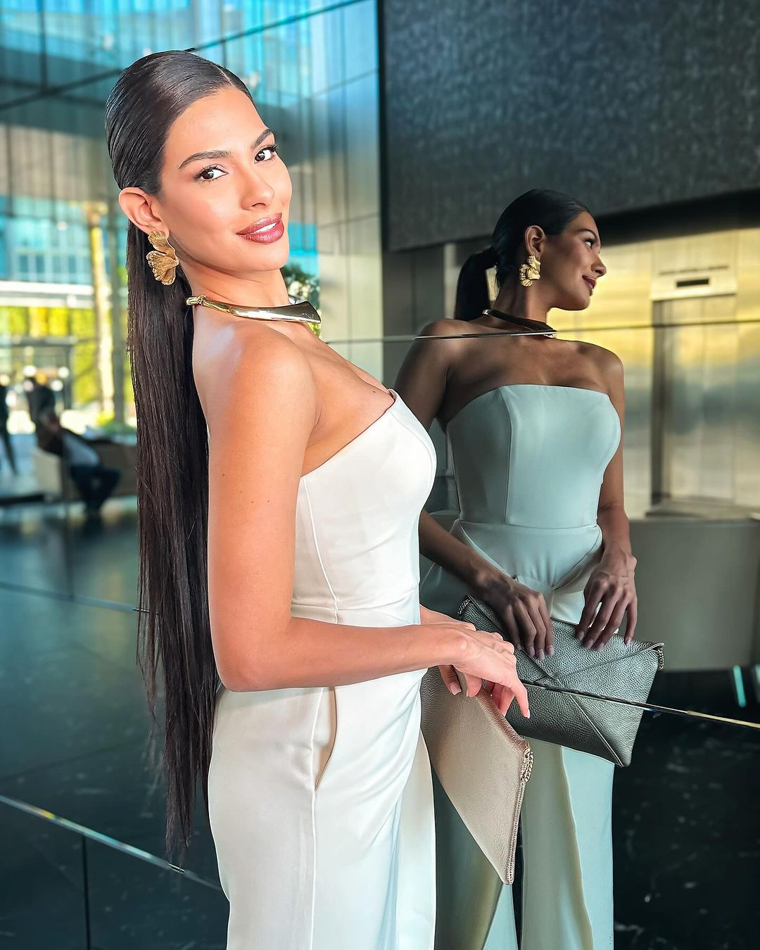 Nhiều khán giả nhận xét ê-kíp Miss Universe chưa tìm được định hướng hình ảnh đúng đắn cho Sheynnis khiến cô liên tục bị chê bai.