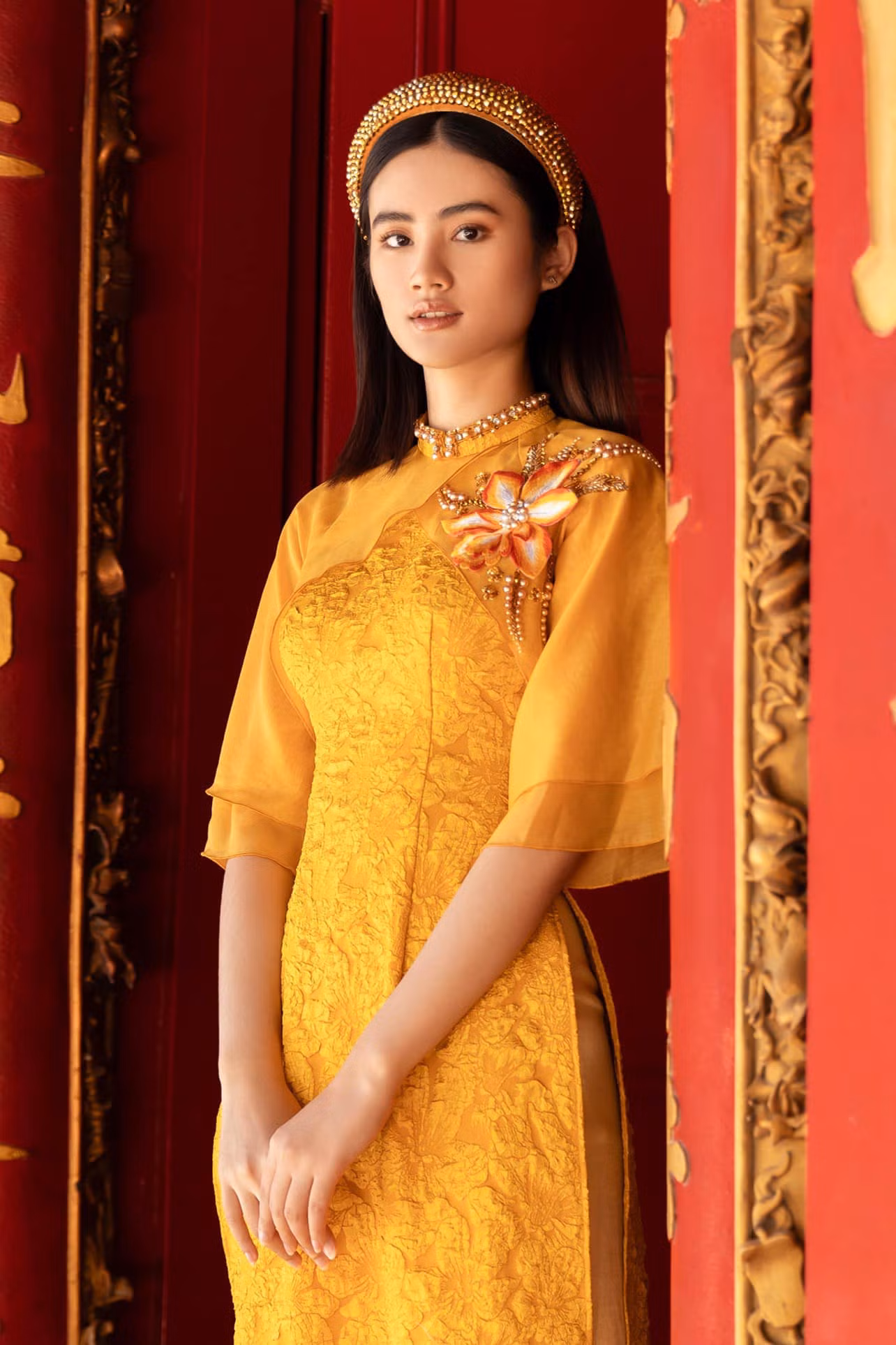 Hoa hậu Ý Nhi lần đầu đón Tết xa nhà.