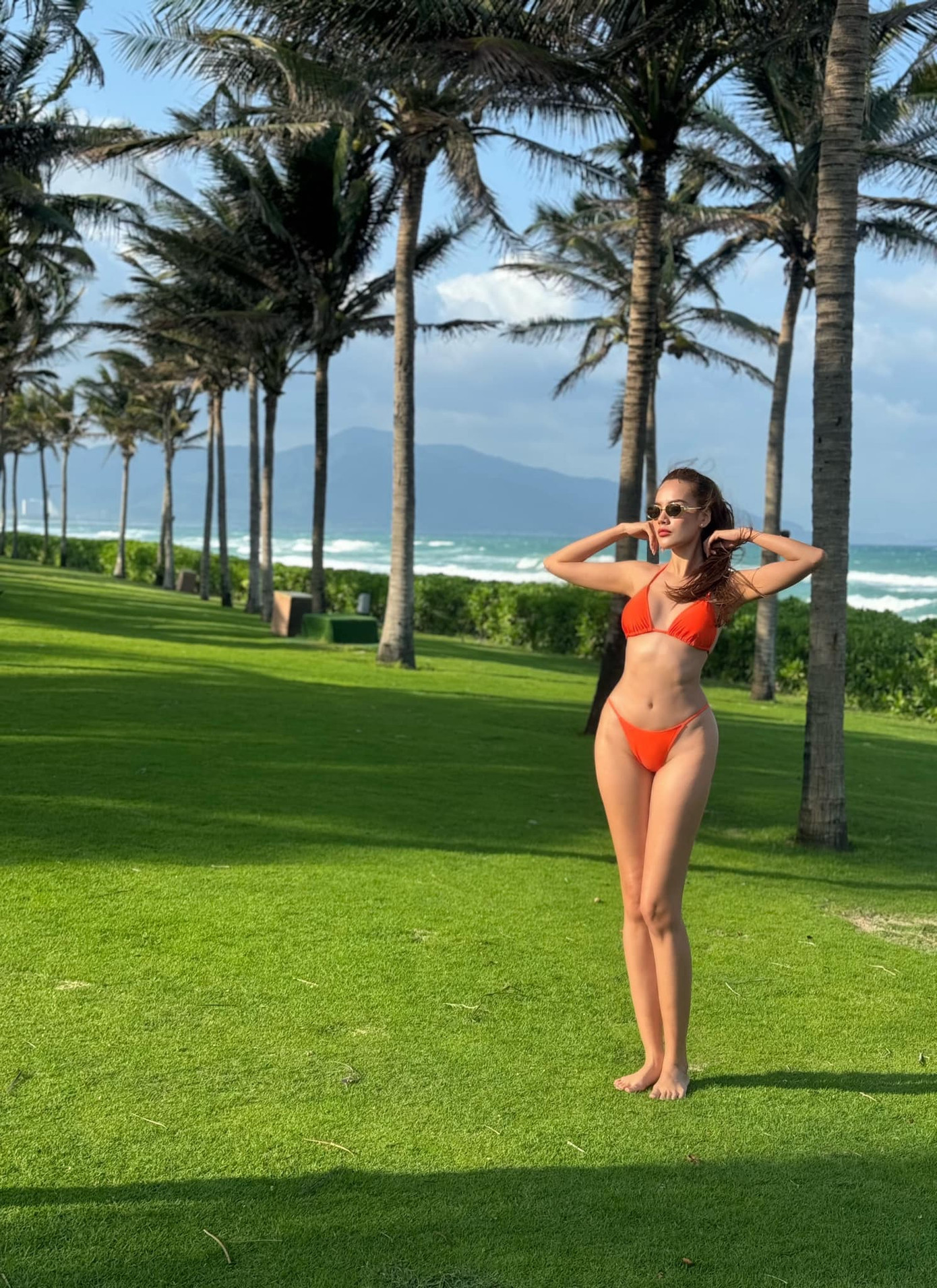 Á hậu 4 Hoa hậu Hòa bình Quốc tế 2023 Lê Hoàng Phương diện bikini đỏ khoe vóc dáng săn chắc, quyến rũ trên biển quê hương Khánh Hòa trong ngày Mùng 3 Tết. Người đẹp nhận được nhiều lời khen ngợi từ khán giả. Á hậu 4 Hoa hậu Hòa bình Quốc tế 2023 Lê Hoàng Phương diện bikini đỏ khoe vóc dáng săn chắc, quyến rũ trên biển quê hương Khánh Hòa trong ngày Mùng 3 Tết. Người đẹp nhận được nhiều lời khen ngợi từ khán giả.