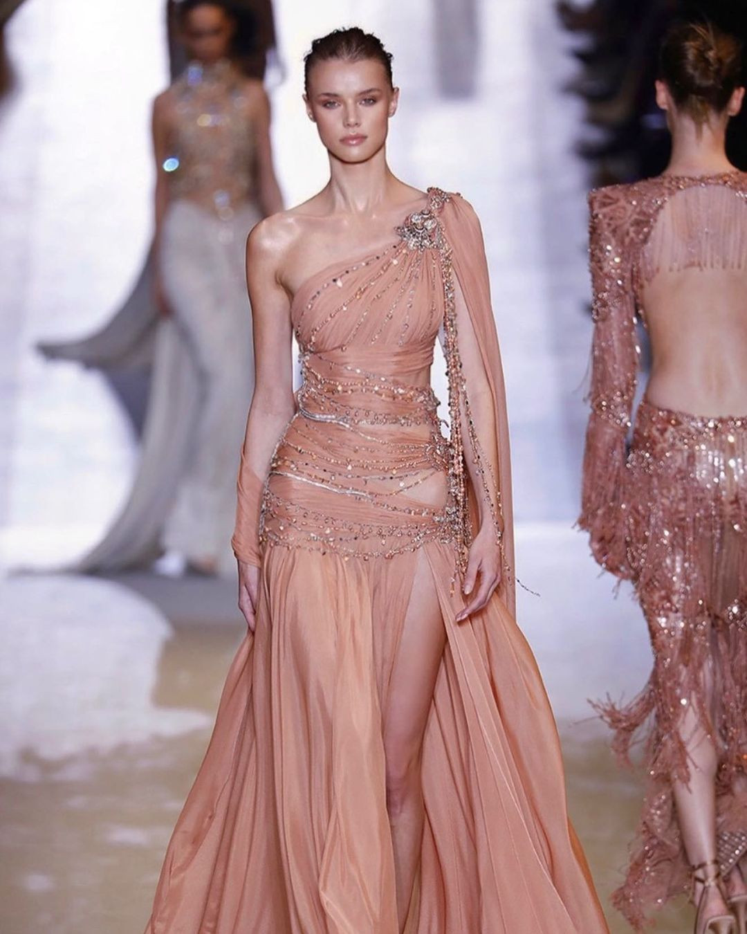 Krystyna là người mẫu nổi tiếng tại quê nhà, xuất hiện trong nhiều chiến dịch thời trang đình đám và là gương mặt đại diện của nhiều thương hiệu. Đây được xem là thế mạnh của cô trong phần thi Người đẹp thời trang.