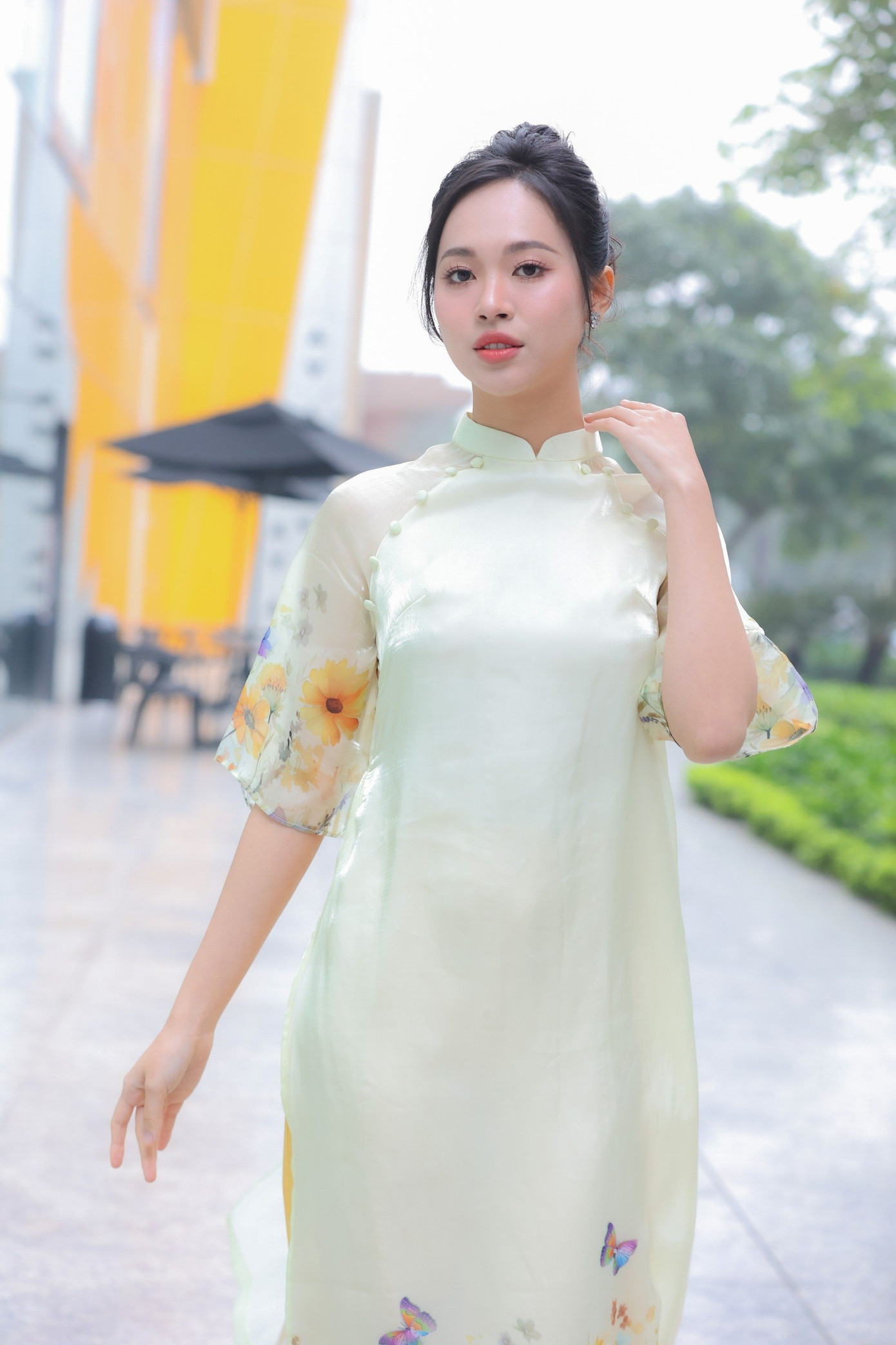 Trịnh Thùy Linh cho biết cô và gia đình lên kế hoạch đi du lịch Đà Lạt vào dịp Tết Nguyên đán. Đây là điều mới mẻ so với truyền thống của gia đình cô trong nhiều năm qua. Người đẹp Thanh Hoá tiết lộ đây là ý tưởng của bố mẹ vì họ yêu thích hoa và không khí trong lành ở Đà Lạt.